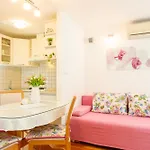 Marin-late Check In Available * سبليت