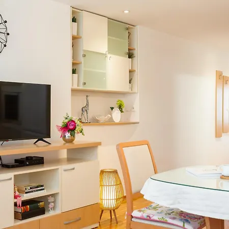 Marin-late Check In Available Apartman