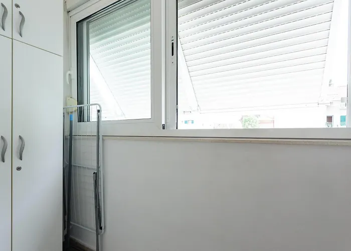 Marin-late Check In Available