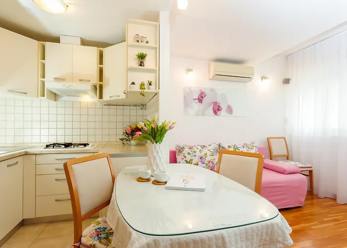 Marin-late Check In Available Apartman Split