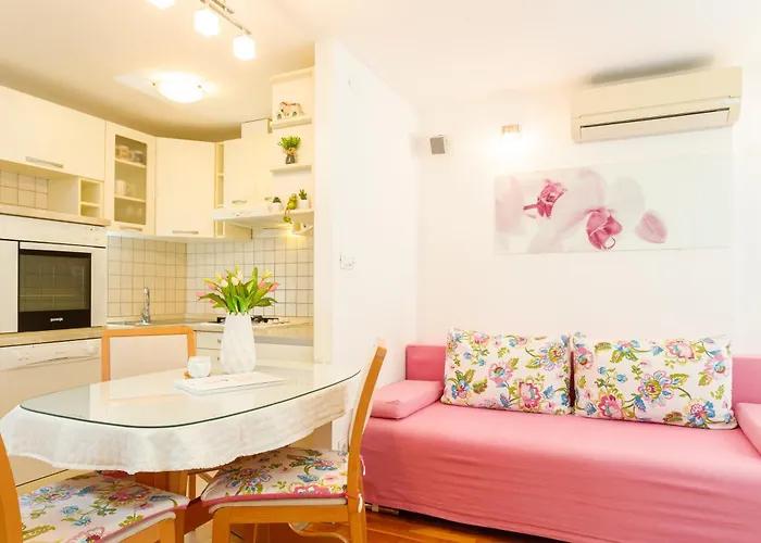 Marin-late Check In Available * Split