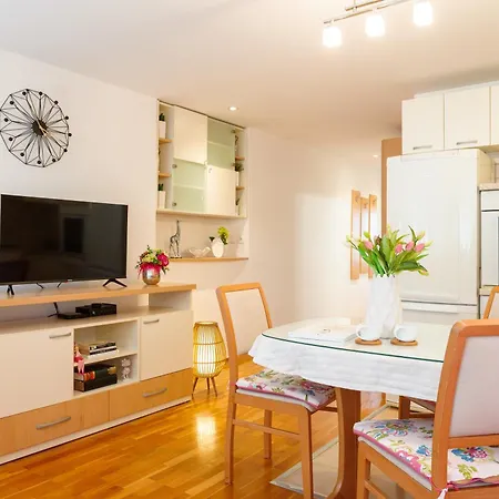 Marin-late Check In Available * スプリト