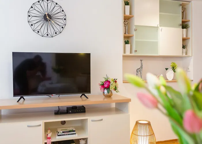 Marin-late Check In Available * Split