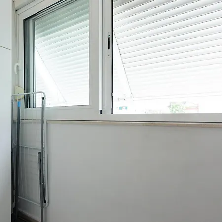 Marin-late Check In Available